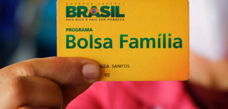 Quais mudanças na família podem precisar ser informadas em cadastros de benefícios
